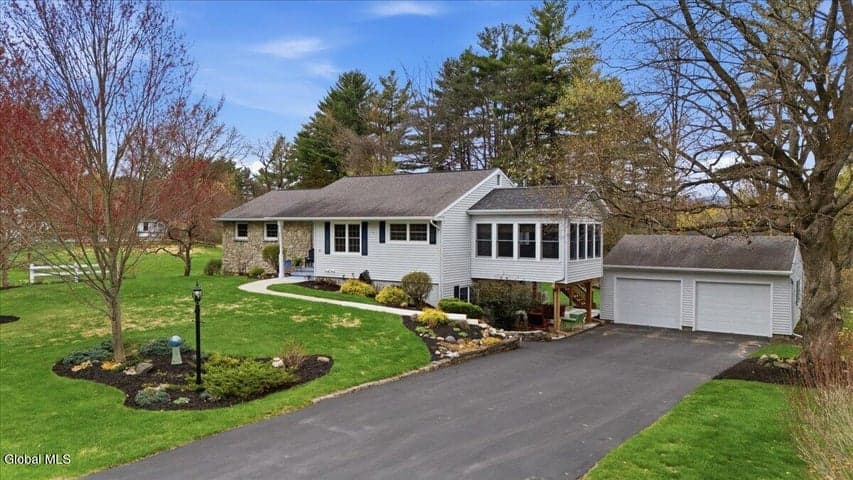 43 Meadowview Drive, Queensbury, NY, photo 3