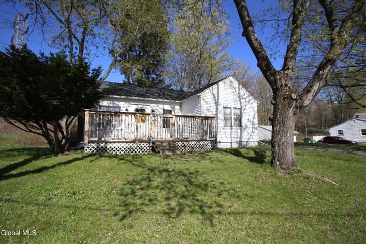 1 Western Avenue, New Scotland, NY, photo 1