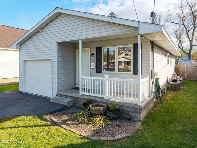 1100 Laura Street, Rotterdam, NY, photo 2