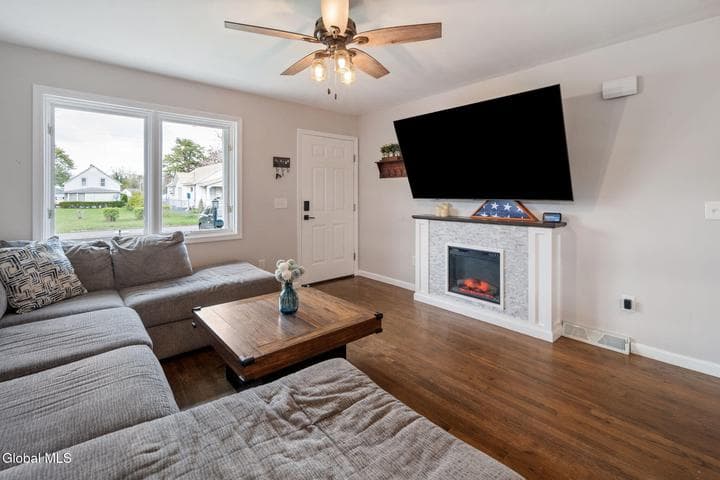 1100 Laura Street, Rotterdam, NY, photo 3