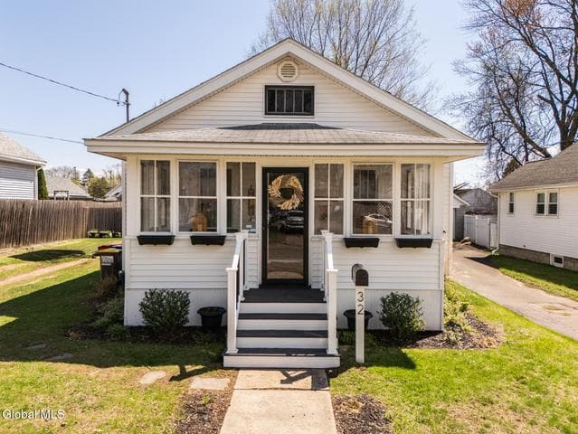 32 Hudson Avenue, Colonie, NY, photo 1