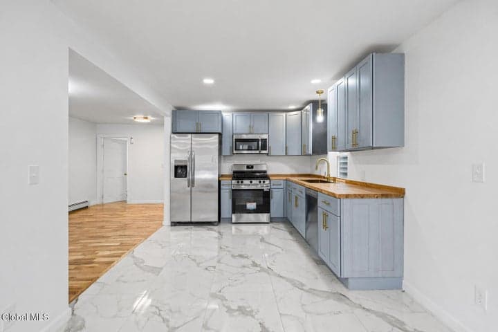 547 5th Avenue, Troy, NY, photo 4