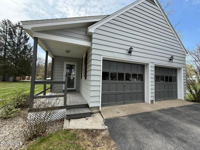 24 Kelly Avenue, Hudson Falls, NY, photo 2