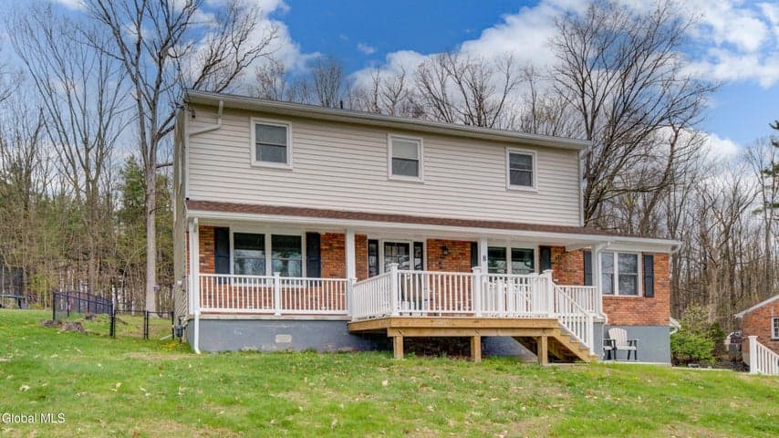8 Pinewood Drive, Glenville, NY, photo 1