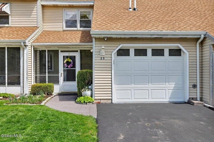 25 Grant Hill Court, Clifton Park, NY, photo 3