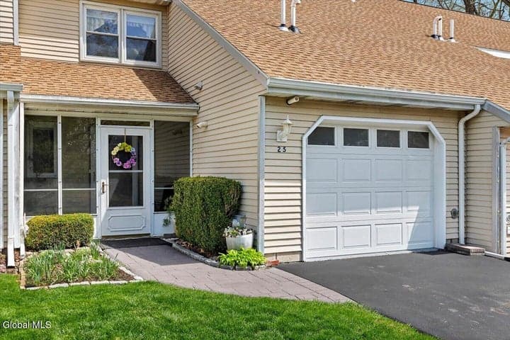 25 Grant Hill Court, Clifton Park, NY, photo 4