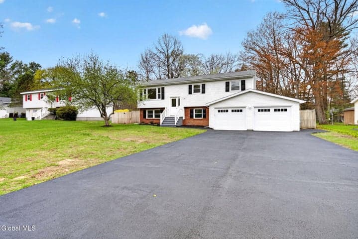 5 Greenridge Drive, Clifton Park, NY, photo 1