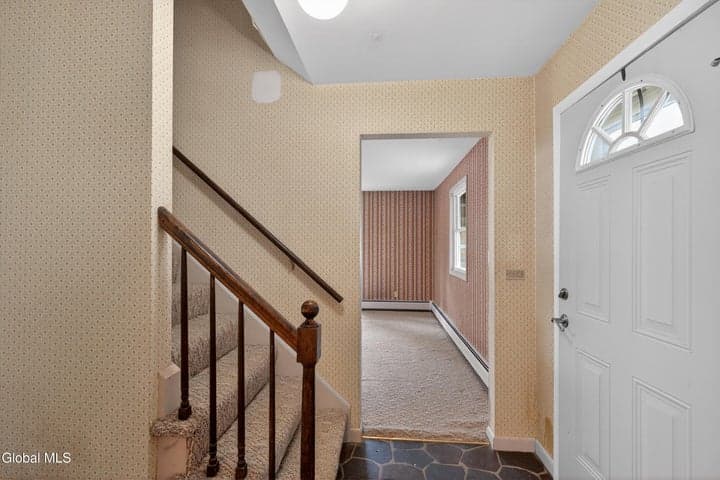 24 Longview Drive, Clifton Park, NY, photo 2