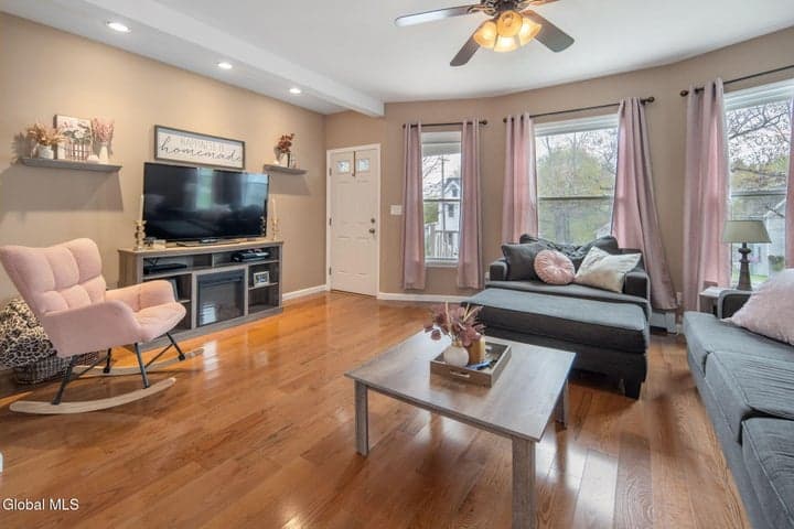 28 Pleasant Street, Voorheesville, NY, photo 5