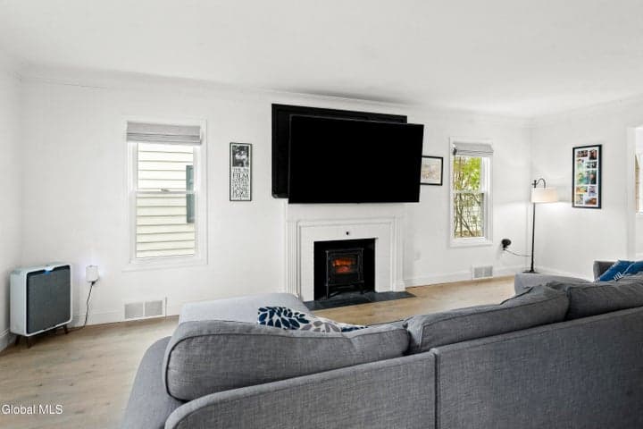 1575 Dean Street, Niskayuna, NY, photo 5