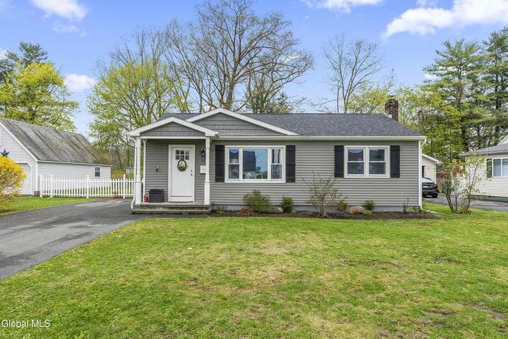 61 Woodlawn Drive, Ravena, NY, photo 1