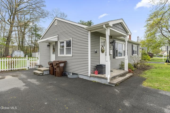 61 Woodlawn Drive, Ravena, NY, photo 2
