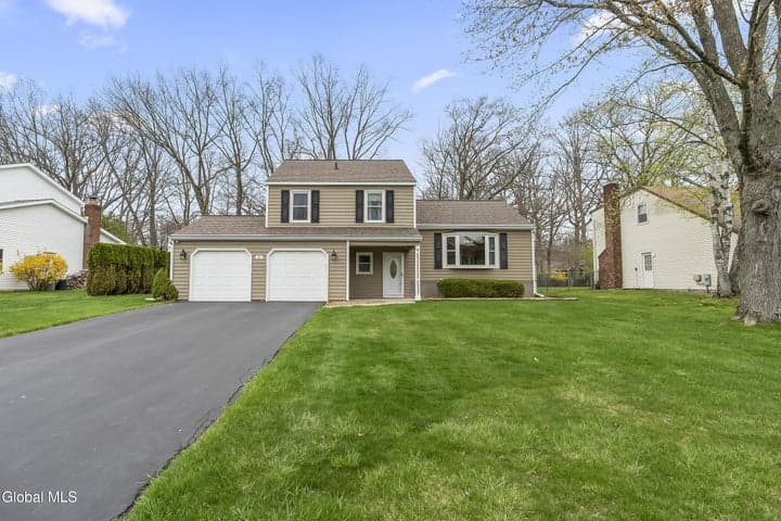 61 Longmeadow Drive, Bethlehem, NY, photo 1