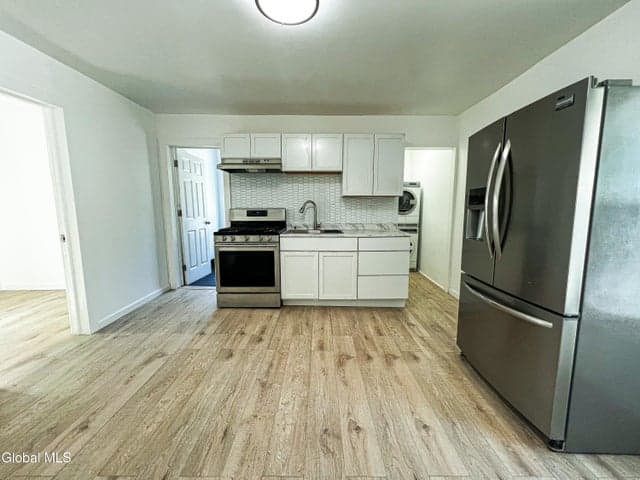 21 Grove Place, Schenectady, NY, photo 5