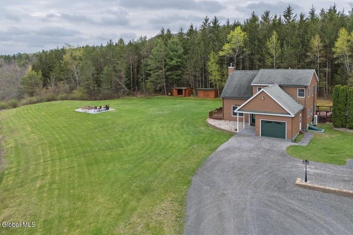 4 Debbie Drive, Altamont, NY, photo 3