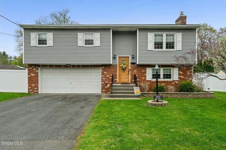 812 Mann Avenue, Rensselaer, NY, photo 1