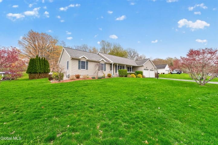 3 Rosemary Drive, North Greenbush, NY, photo 1