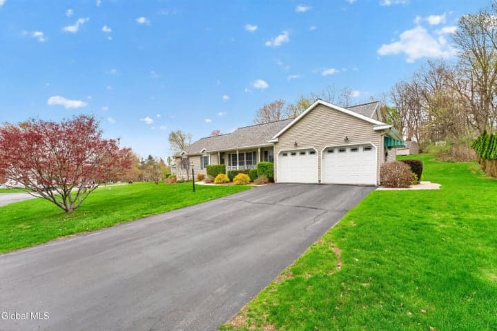 3 Rosemary Drive, North Greenbush, NY, photo 2