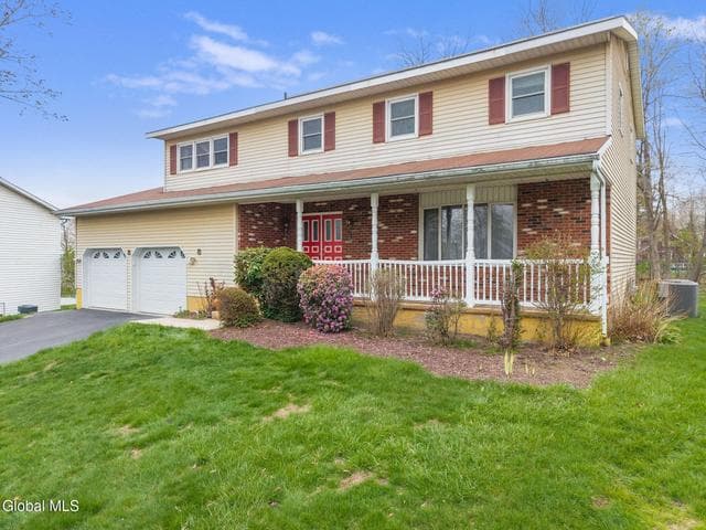 8 Windlass Drive, Latham, NY, photo 2