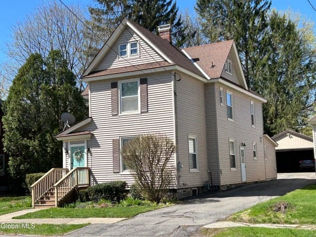 83 Kingsboro Avenue, Gloversville, NY, photo 3