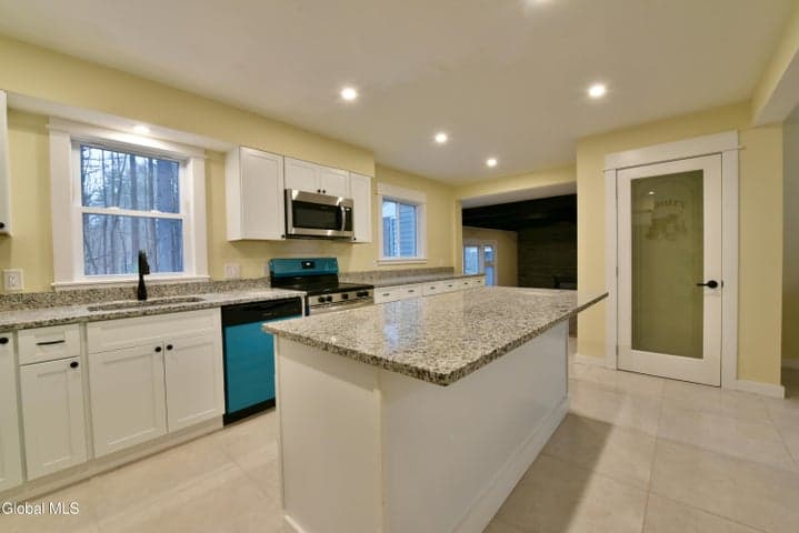 1011 Middleline Road, Ballston Spa, NY, photo 4