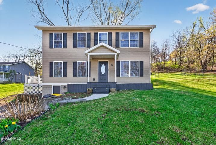 84 Lord Avenue, Brunswick, NY