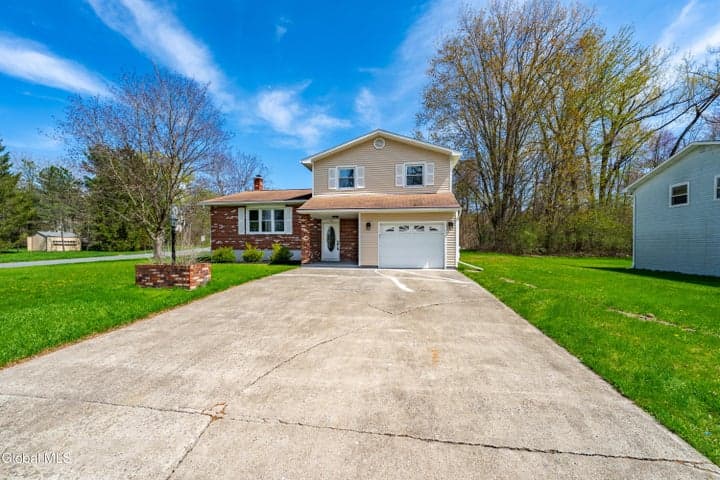 50 Fairlawn Drive, Bethlehem, NY, photo 2