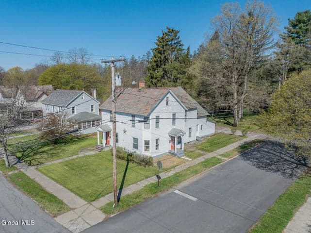24 Mowry Avenue, Greenwich, NY, photo 4
