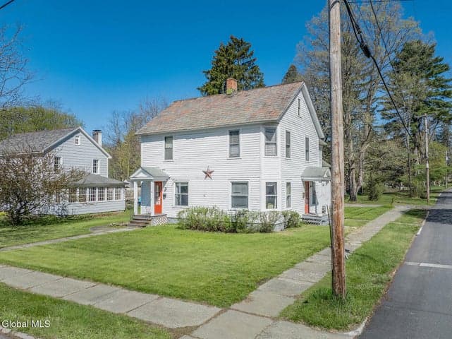 24 Mowry Avenue, Greenwich, NY, photo 3