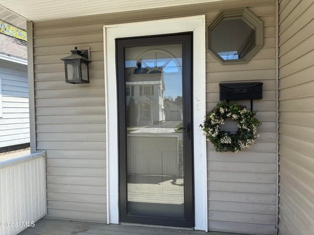 16 Raymond Avenue, Glens Falls, NY, photo 2