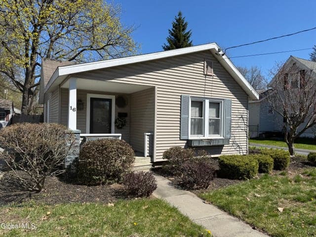16 Raymond Avenue, Glens Falls, NY, photo 1