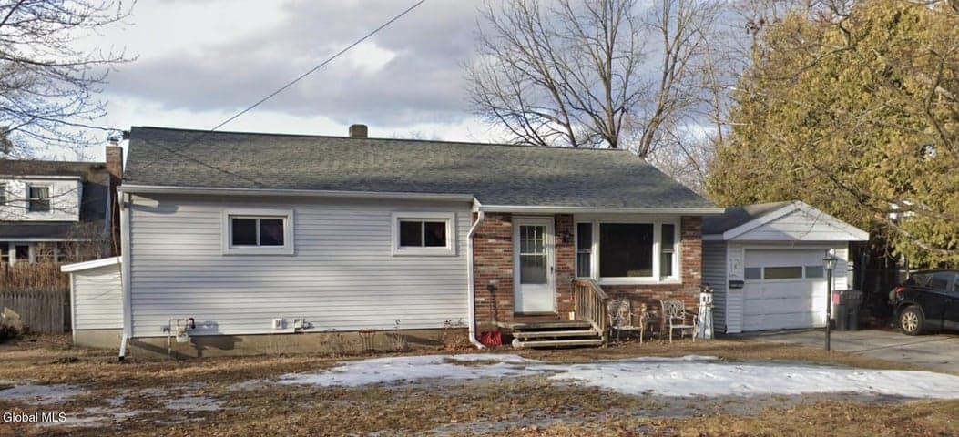 10 Bascom Drive, Fort Edward, NY, photo 1