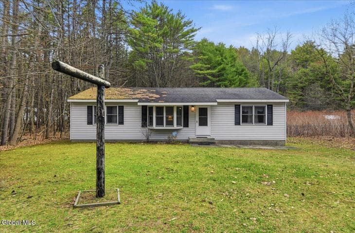 861 Lake Avenue, Lake Luzerne, NY, photo 3
