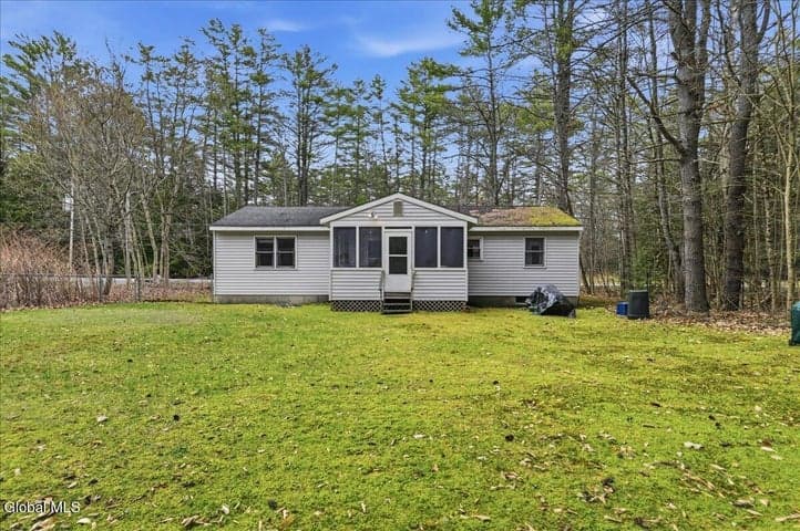 861 Lake Avenue, Lake Luzerne, NY, photo 4