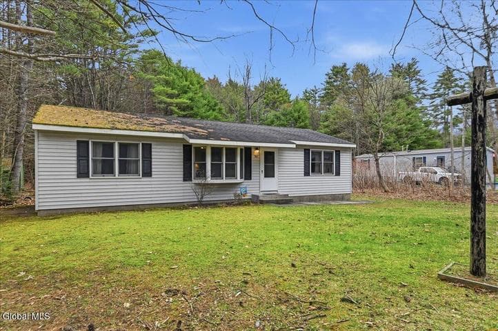 861 Lake Avenue, Lake Luzerne, NY, photo 5