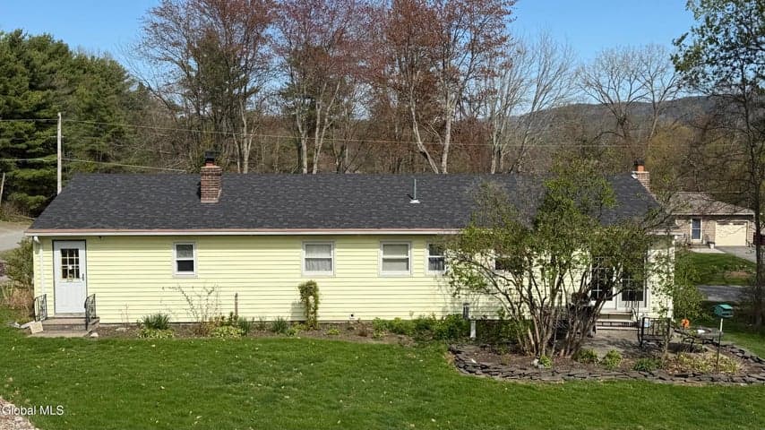 31 Sterup Drive, Pittstown, NY, photo 3