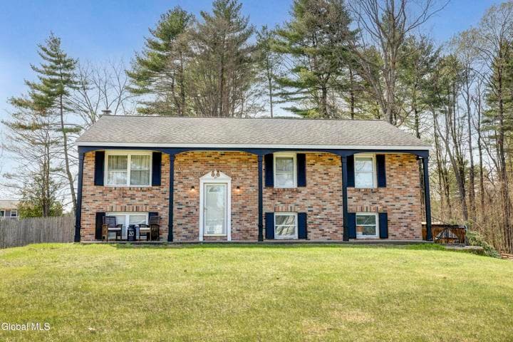 20 Wynnefield Drive, Moreau, NY, photo 2