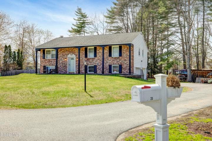 20 Wynnefield Drive, Moreau, NY, photo 4