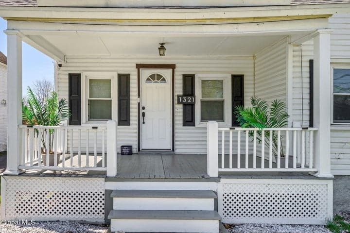 1321 Helderberg Avenue, Schenectady, NY, photo 4