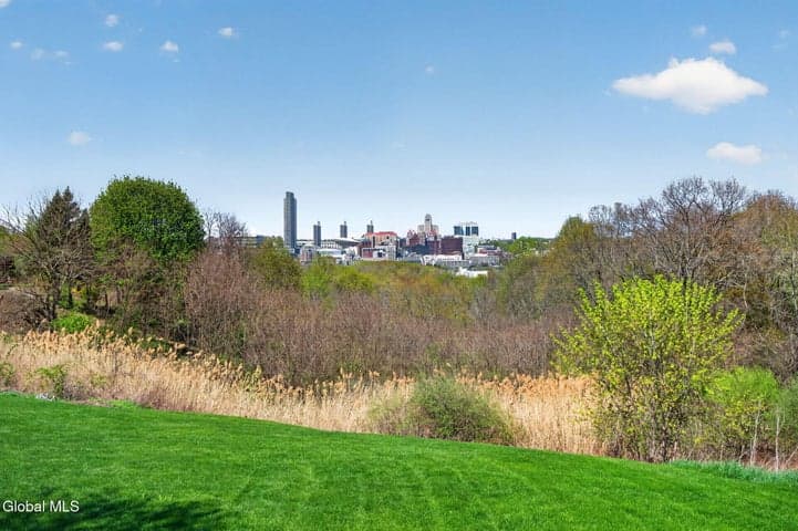 19 Empire Circle, East Greenbush, NY, photo 4