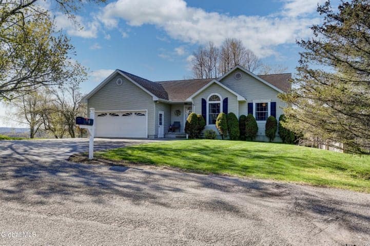 4 Rockefeller Drive, St Johnsville, NY, photo 4