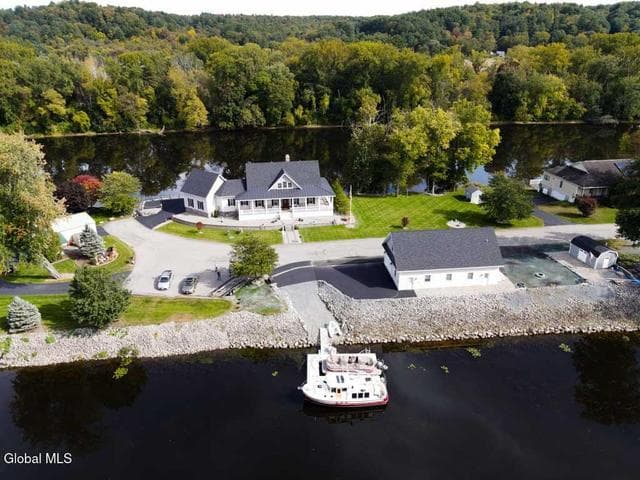 17 Schuyler Island Drive, Schuylerville, NY, photo 1