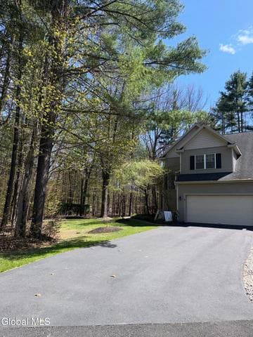 3 Donegal Way, Wilton, NY, photo 2