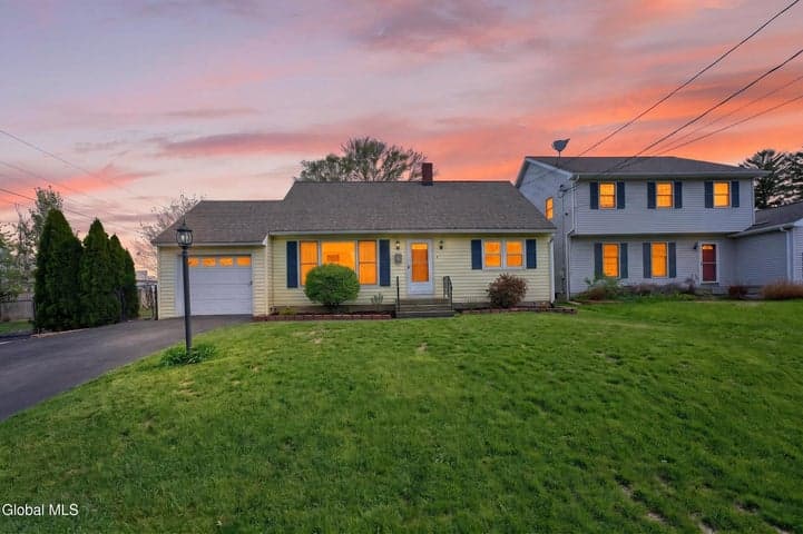 25 Woodbine Avenue, Watervliet, NY, photo 2