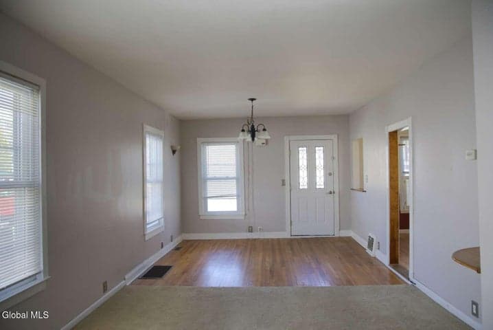 16 Kemp Avenue, Brunswick, NY, photo 3