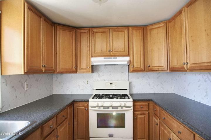16 Kemp Avenue, Brunswick, NY, photo 5