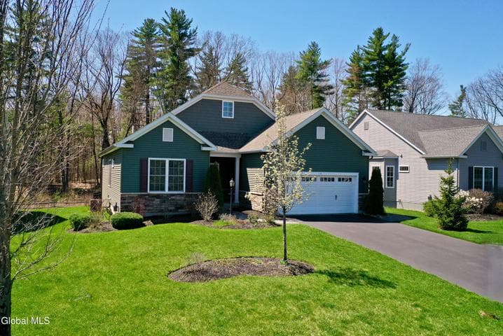 9 Linden Park Drive, Halfmoon, NY, photo 1