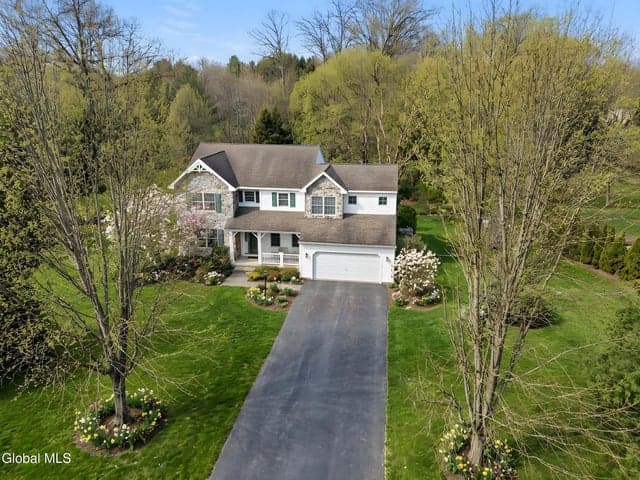 12 Patriot Circle, Clifton Park, NY, photo 1