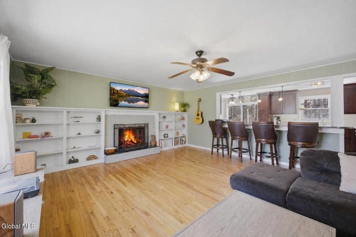 42 Shadow Wood Way, Clifton Park, NY, photo 4