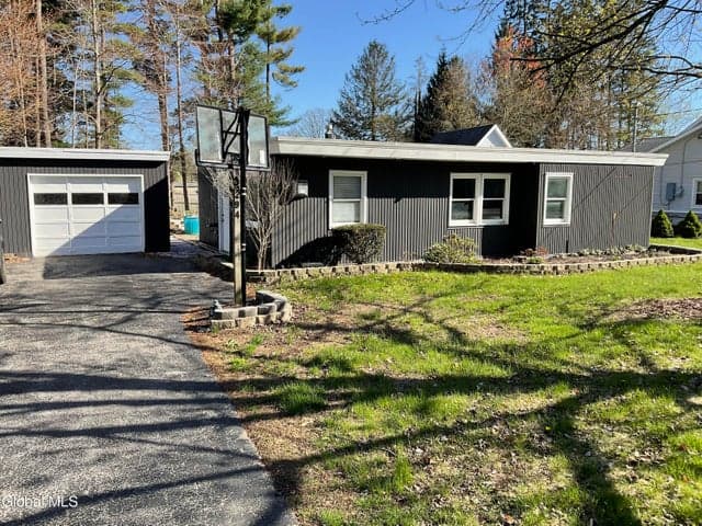 2940 W Lydius Street, Guilderland, NY, photo 1